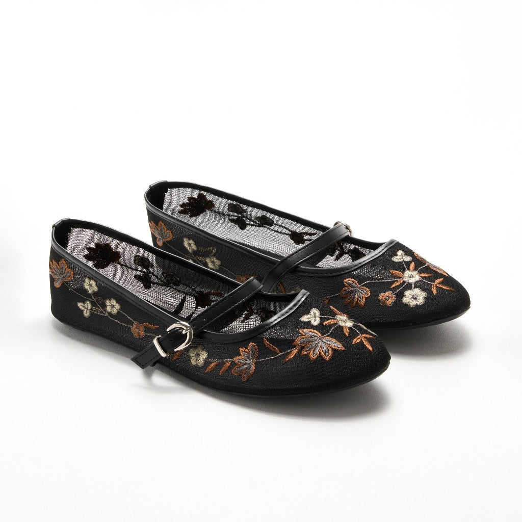 Berrybenka รองเท้าผู้หญิง รุ่น Sofia Mayala Embroidered Mary Jane รองเท้าตาข่าย แมรี่เจน ปักลาย