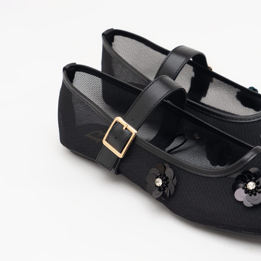 Berrybenka รองเท้าผู้หญิง รุ่น Sofia Mala Beaded Mary Jane Beige รองเท้าตาข่าย แมรี่เจน ประดับลูกปัด (สี Black)